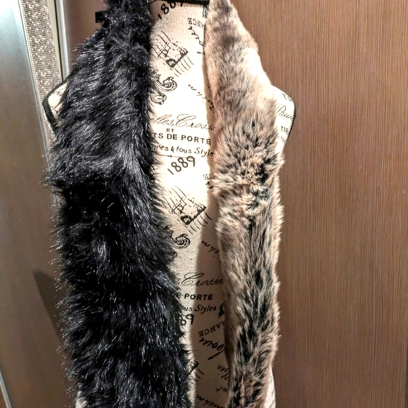 Faux fur scarf - Picture 4 of 6